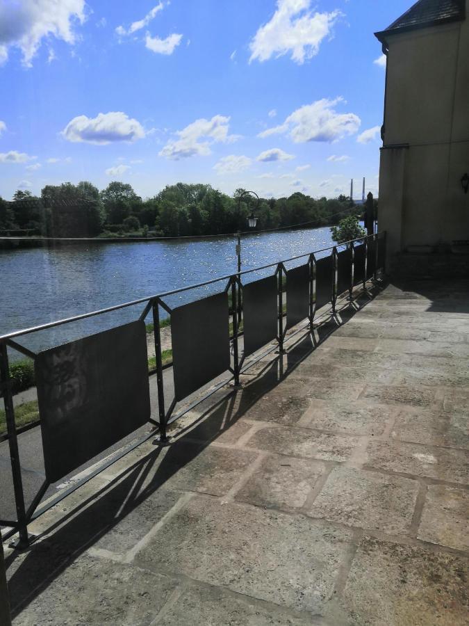Grand 2P Terrasse Bord De Seine Apartment Mantes-la-Jolie Exterior photo